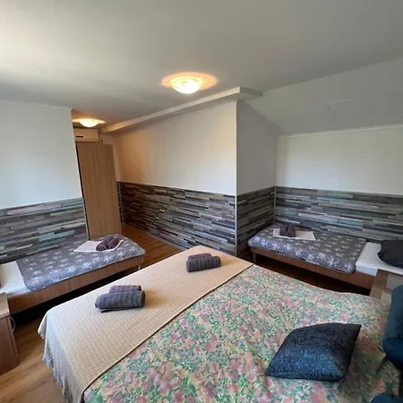 Casa Dela - *